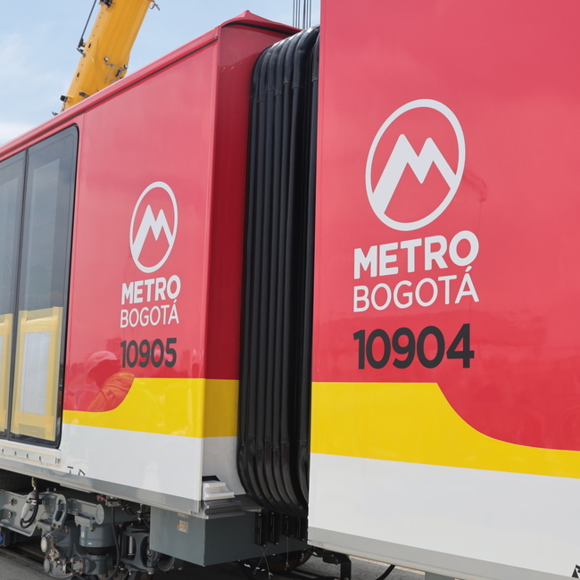 Vagones 10905 y 10904 acoplados 