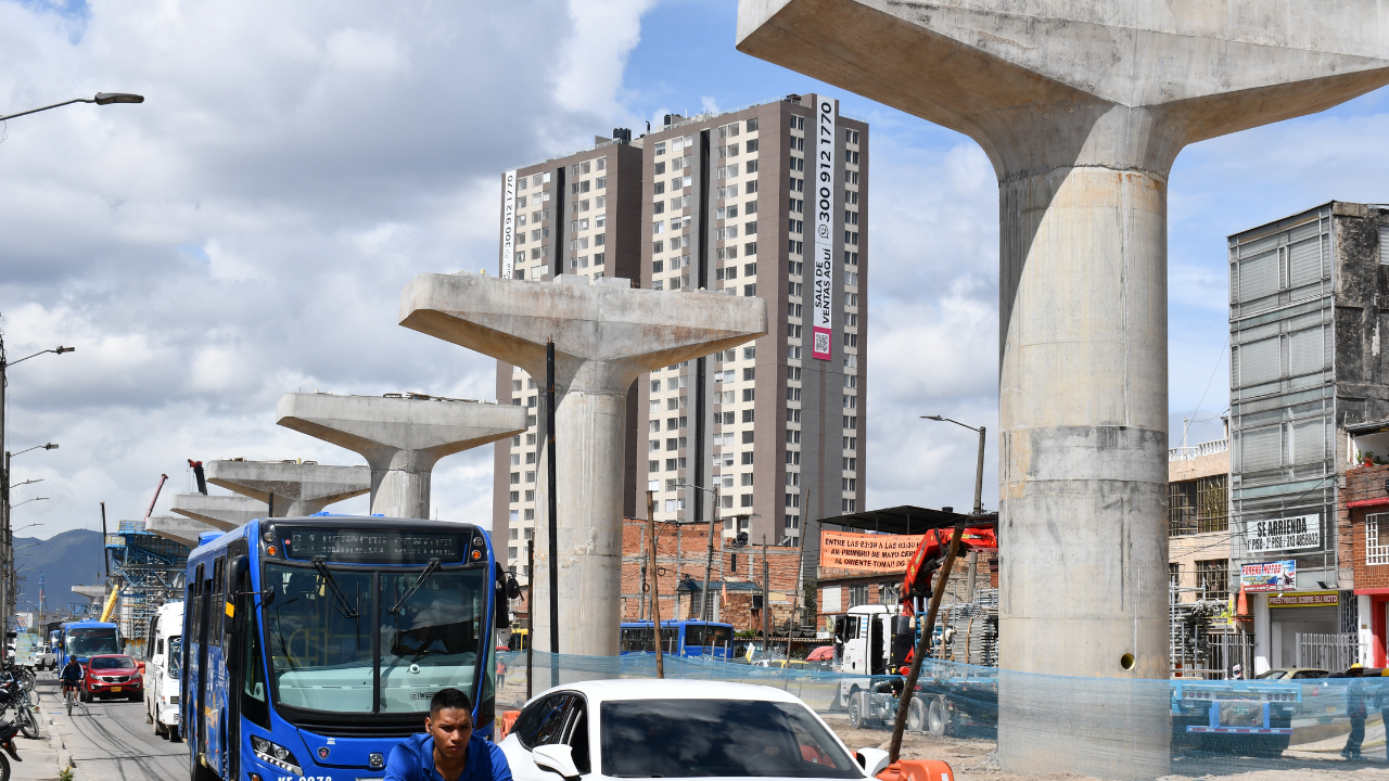 Imagen del avance del viaducto de la L1MB en Kennedy