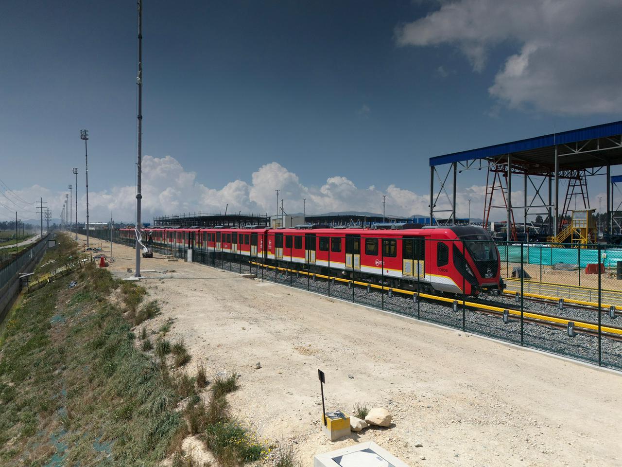 Primer tren de la Línea 1