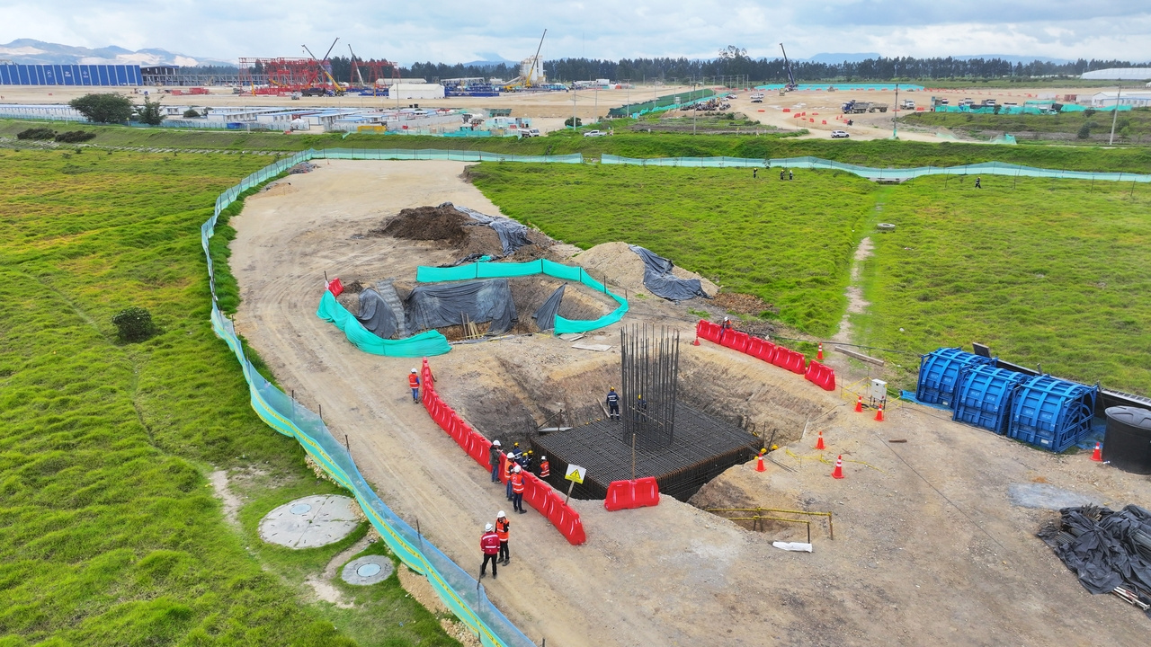 Vista panorámica de las zapatas que se construyen a las afueras del patio taller para el inicio del viaducto