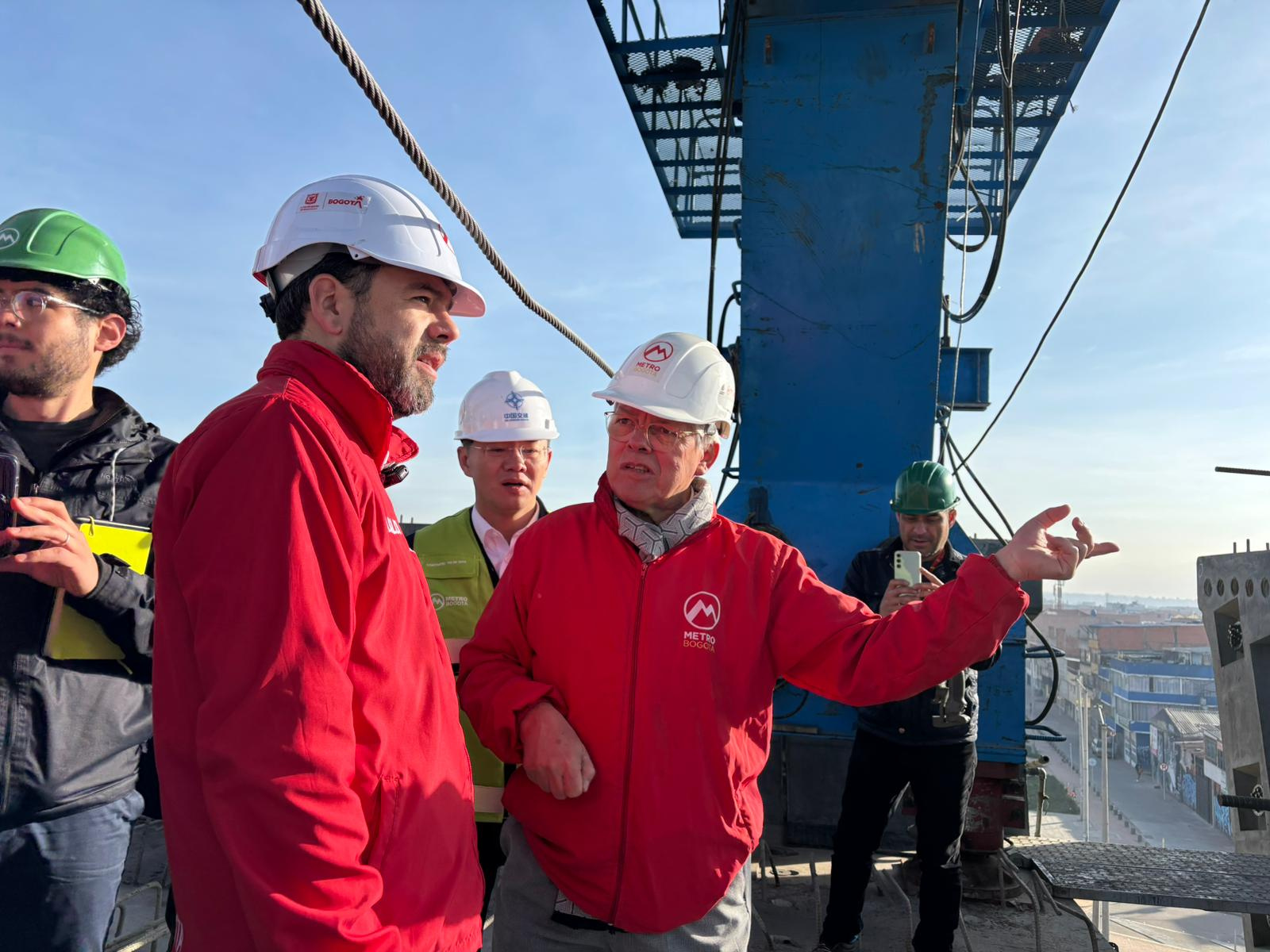 Alcalde Mayor de Bogotá y Leonidas Narváez