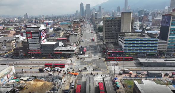 Av. Caracas entre las calles 13 y 19