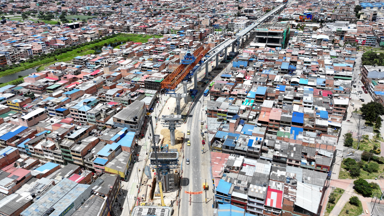 Construcción de viaducto sobre la av. Villavicencio