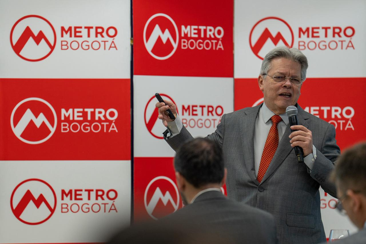 Gerente de la Empresa Metro de Bogotá realiza la presentación de Línea 2