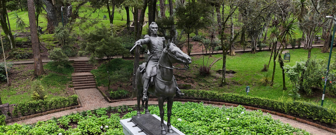 Empresa Metro hace entrega a Bogotá de la escultura ecuestre de Simón Bolívar en el parque de La Independencia