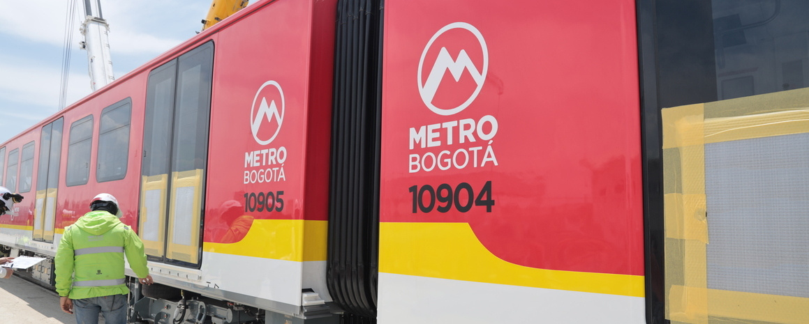 Vagones 10905 y 10904 acoplados